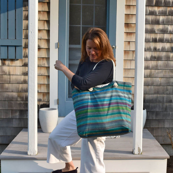 DSC-1187-Beach-Tote-Quetzal-