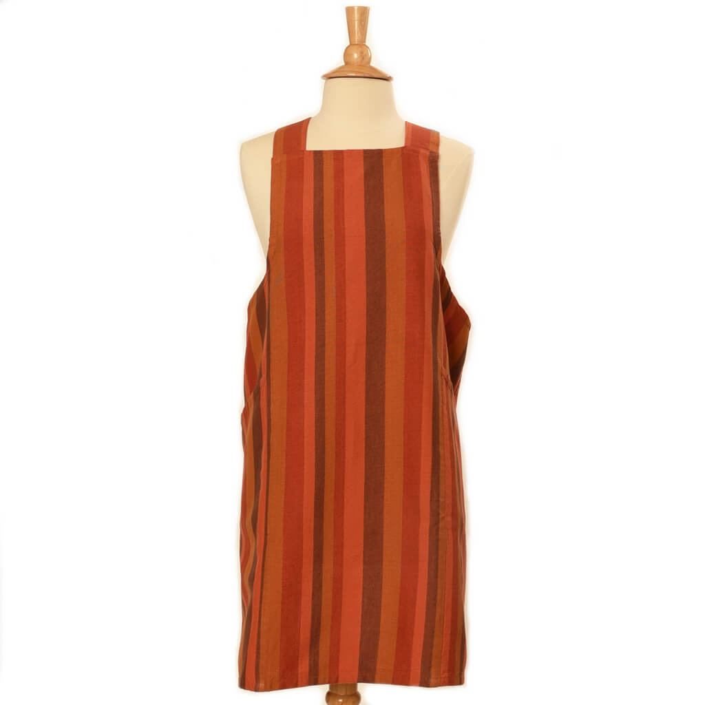 Shades of orange crossback apron.